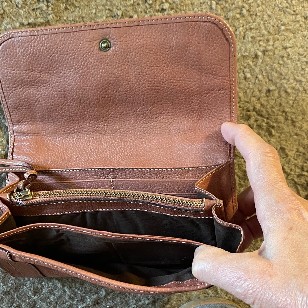 Chloe Blush Leather Wallet - Picture 3 of 6